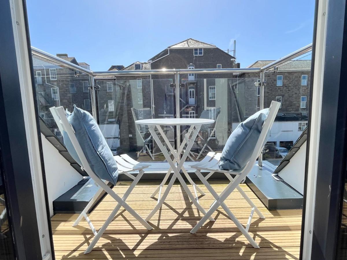 Exceptional 3 Bedroom Home In Penzance~New~Seaside Экстерьер фото
