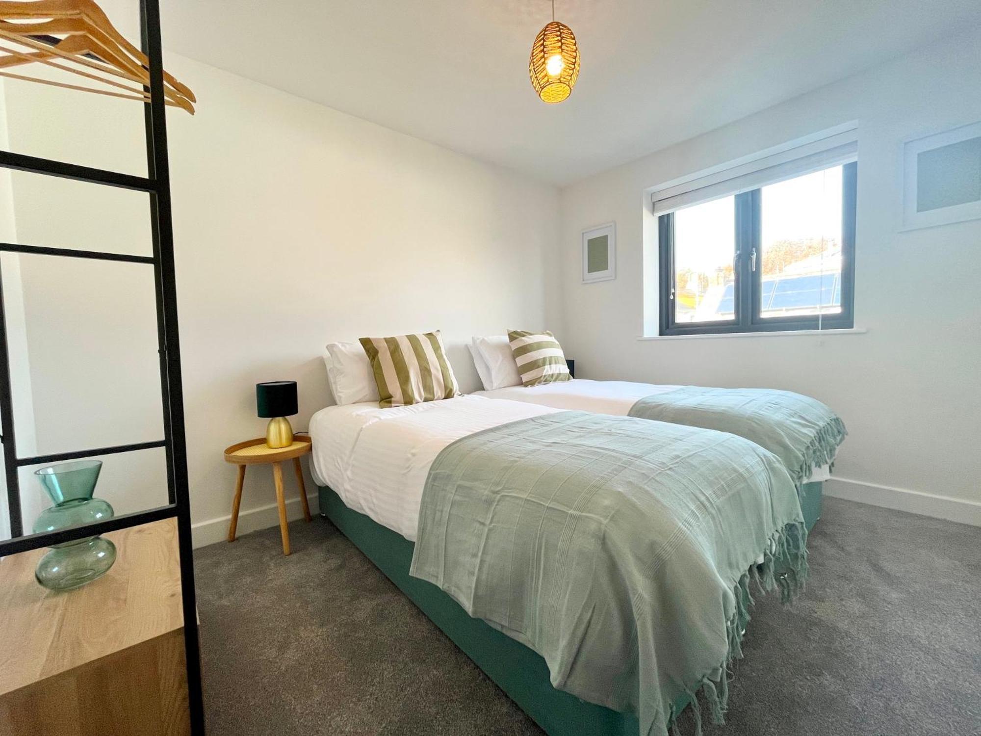 Exceptional 3 Bedroom Home In Penzance~New~Seaside Экстерьер фото