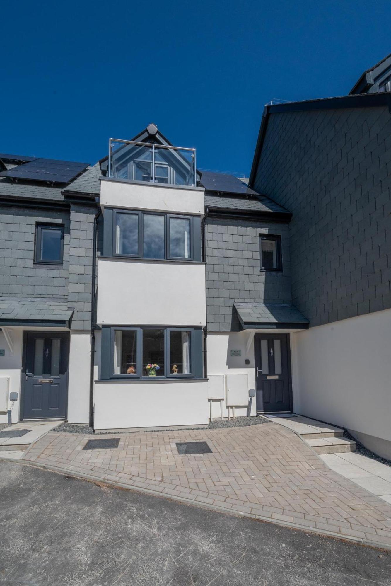 Exceptional 3 Bedroom Home In Penzance~New~Seaside Экстерьер фото